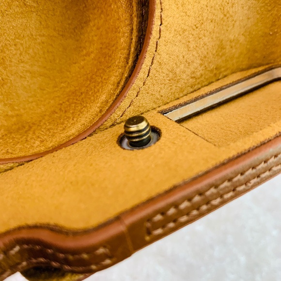 New MegaGear Ever Ready Leather Camera Case fits Sony Cyber-Shot DSC-RX1… - Picture 9 of 16